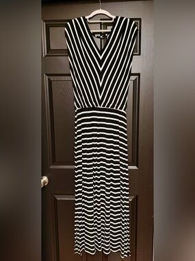 Mossimo Supply Co. Black & White Striped V-Neck Maxi Dress